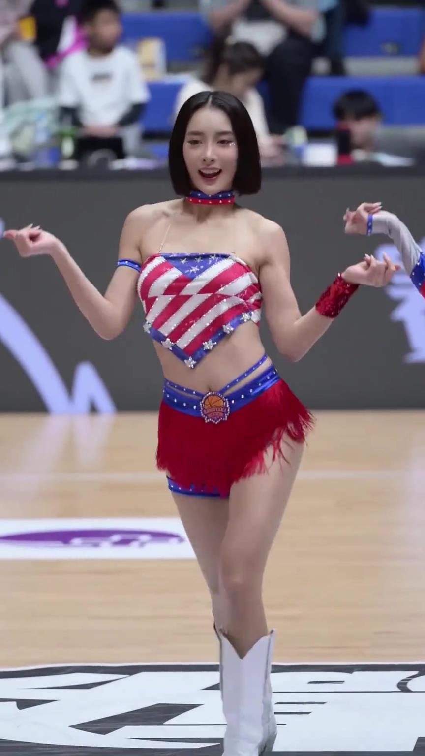 太離譜了 ！幾乎是完美女人！